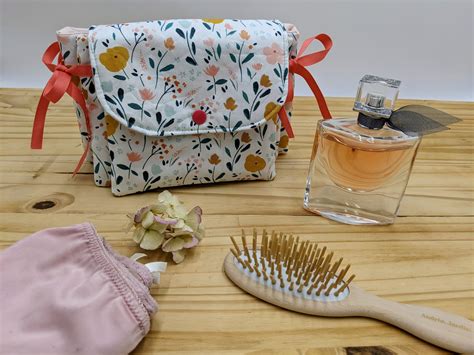 La pochette lingerie Tuto Couture La Boutik Creative de Rives La Boutik Créative de Rives