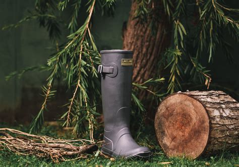 classic wellington boots buying guide lakeland