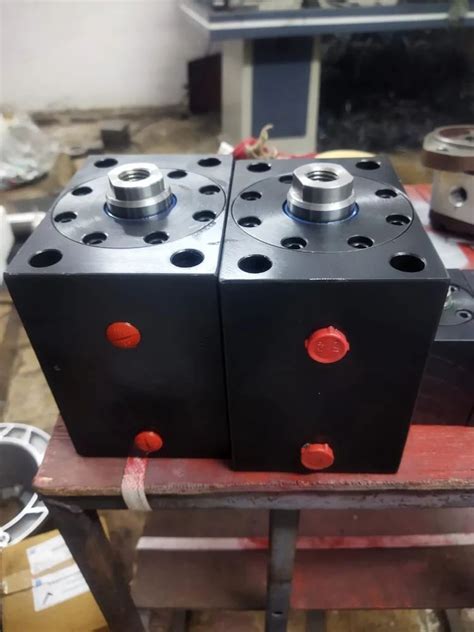 Iron Hydraulic Block Cylinder For Industrial Double Acting At Rs