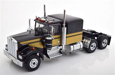 DS Automodelle Modellbauvertrieb Road King 1 18 Kenworth W900 Black