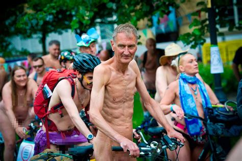 Naked Bike Ride In Manchester 2018 Manchester Evening News