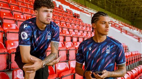 Terceira Camisa Do Nottingham Forest Macron Mdf