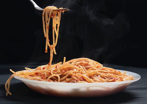 Is it possible to hold a restaurant liable for food poisoning?