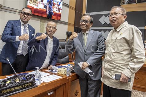 RDP KOMISI III DENGAN KOMPOLNAS KOMNAS HAM DAN LPSK ANTARA Foto