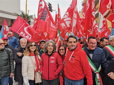 Cgil Vietare lavoro di edili e braccianti nelle ore più calde Live