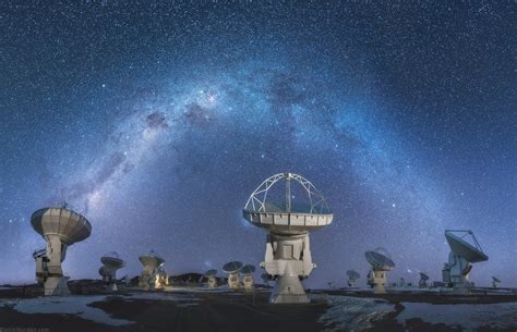 Photos Of These Bolivian Salt Flats Perfectly Reflect The Night Sky