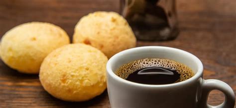 Pão de queijo mineiro é eleito 3º melhor quitute de café da manhã do