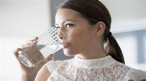 Surprising Benefits Of Drinking Lukewarm Water Know About It गुनगुना