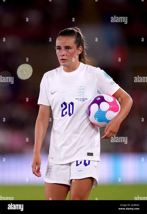 Englands Ella Toone During The Uefa Womens Euro 2022 Group A Match At