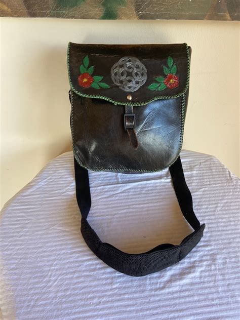 Large Black Vintage Tooled Leather Saddle Bag Purse Gem