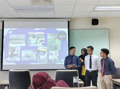 Pembentangan Mini Projek Bio Mempersembahkan Idea Kajian Sains Luar