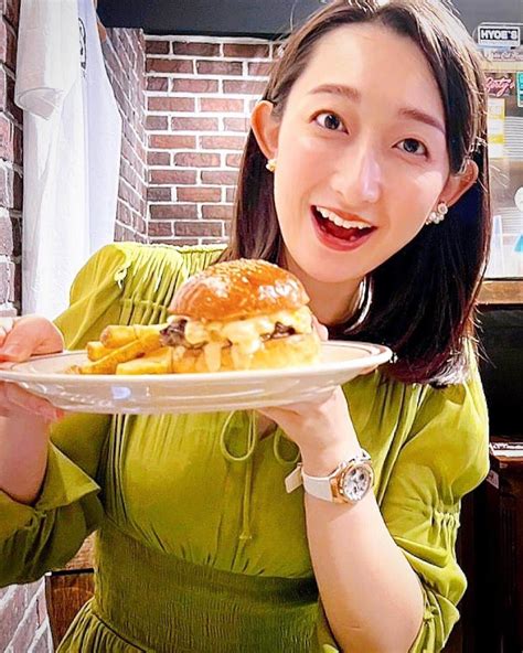 竹上萌奈さんのインスタグラム写真 竹上萌奈instagram「⁡ お肉 ♡ パン ♡ チーズ ♡ ポテト ♡ ⁡ これぞ、人類