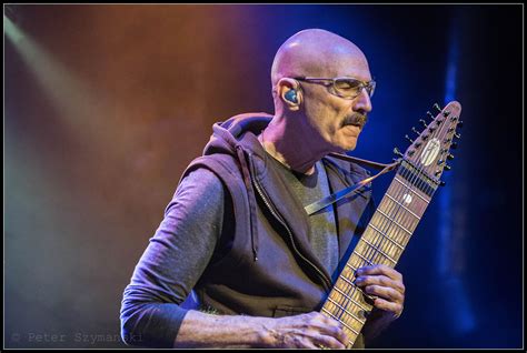 Interview Mit Tony Levin über King Crimson Sein Bass Und Stickspiel Und Den Humor Von Robert Fripp