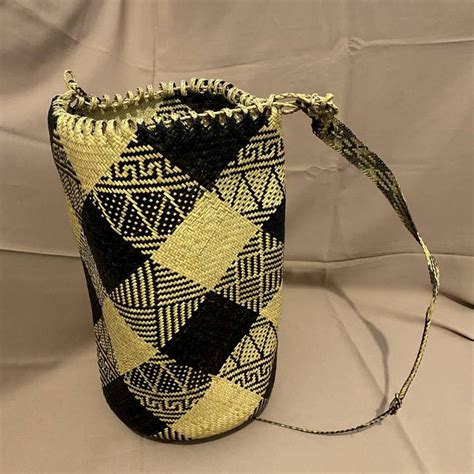 Jual Tas Etnik Kalimantan Bahan Rotan Asli Motif Khas Suku Dayak