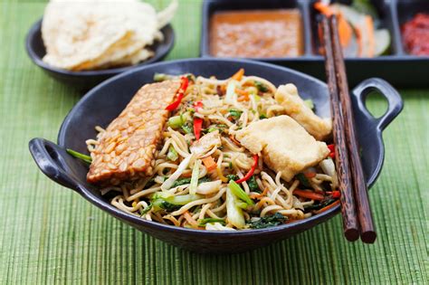 Mee Goreng Tofu with Noodles