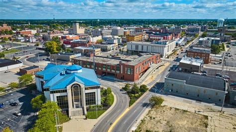 Premium Photo City Of Muncie Building And Courthouse Aerial In