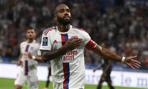 Lione Lacazette Fa La Storia Del Club Estero Calciomercato