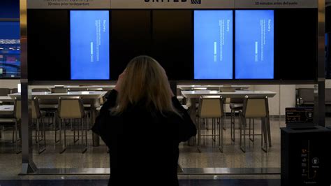 The US airports with the most morning and late-night flight delays