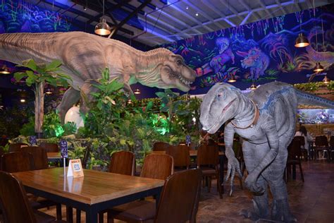 Restaurante Primitivo Y Dinosaurios En Bogota Zona Bartender