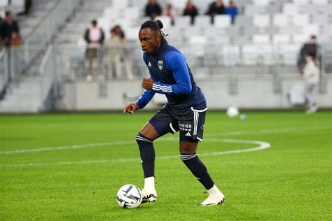 L Attaquant Des Girondins De Bordeaux Alberth Elis Est Sorti Du Coma