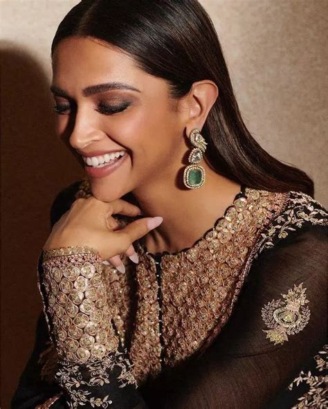 Deepika Padukones Mesmerizing Mini Dress Steals The Spotlight