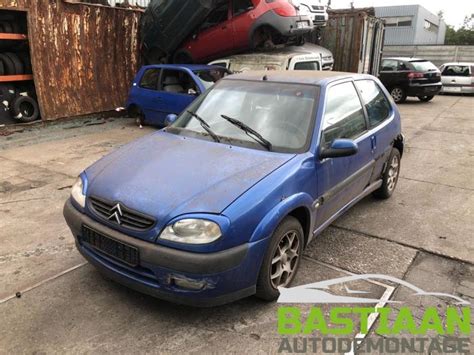 Citroen Saxo 1 4i SX VSX Schrottauto 2000 Blau