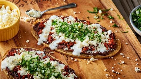 Huarache Uno De Los Antojitos Mexicanos M S Deliciosos Del Pa S El