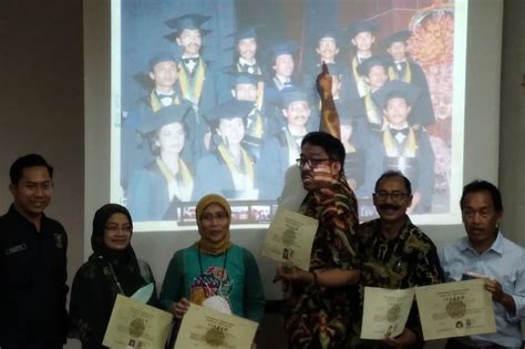 Saat Teman Seperjuangan Jokowi Tunjukkan Ijazah Dan Aktivitas Saat Mahasisw