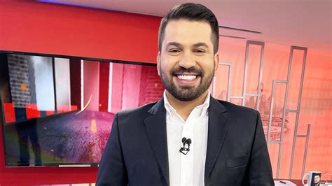 Ex pupilo de Sikêra Jr apresentador é demitido da RedeTV após 3 anos