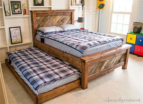 16 Free DIY Pallet Bed Plans