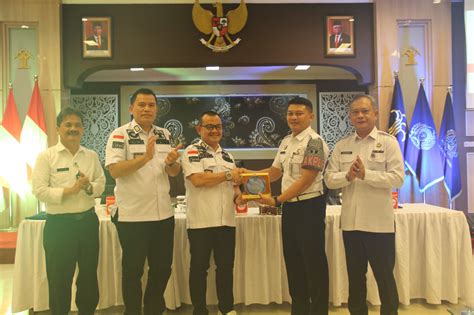 Jaksa Agung Muda Intelijen Menyampaikan Pengarahan Pada Rapat Kerja