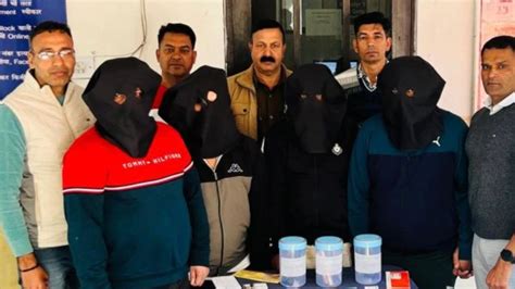 loan application scam gang dupes Chandigarh woman of 43 lakh with nude pics blackmail एक