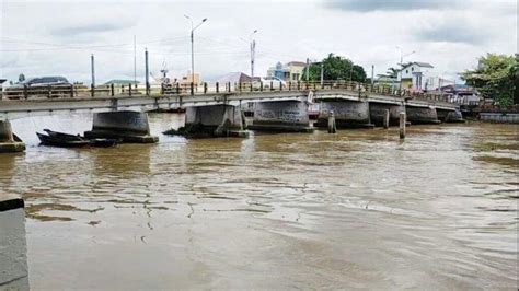 Kalselpedia Sejarah Nama Jembatan Pasar Lama Id