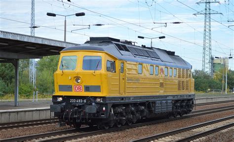 DB Bahnbau Gruppe Mit Ihrem Gelben Tiger 233 493 6 Am 17 09 15 Bhf