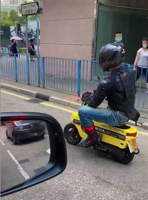 玩具電單車拎到牌揸出馬路？網民：細車不可怕 無知最可怕 道路安全問題惹爭議 車係咪越大越安全？｜玩樂熱話