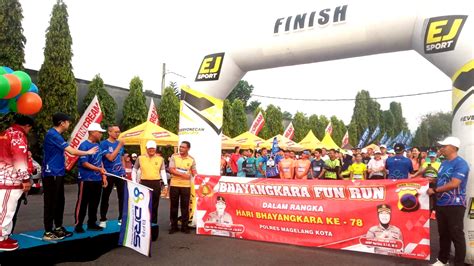 1200 Pelari Meriahkan Fun Run Peringati HUT Bhayangkara Ke 78 Di Kota