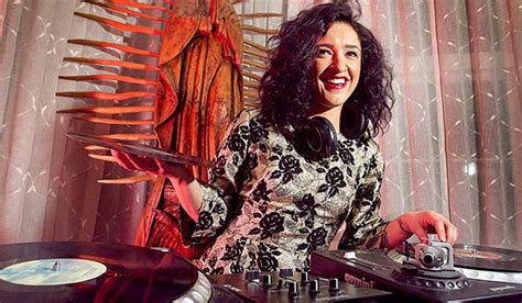 Hot Keisha Castle Hughes Photos ThBlog