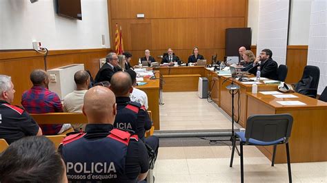 Una Noia Explica Cinc Violacions Dels Tres Acusats De Prostituir Menors