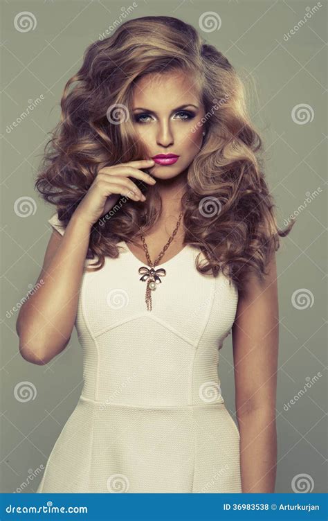 Femme Blonde Sexy Mignonne Photo Stock Image Du Femelle