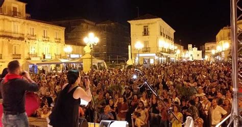 Turismo Boom Di Presenze A Pizzo Decine Di Migliaia Di Visitatori