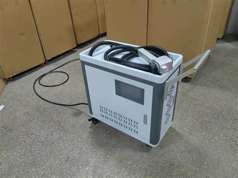 Rust Pulse 200W 300W 500W Fiber Stainless Steel Laser Cleaning Machine