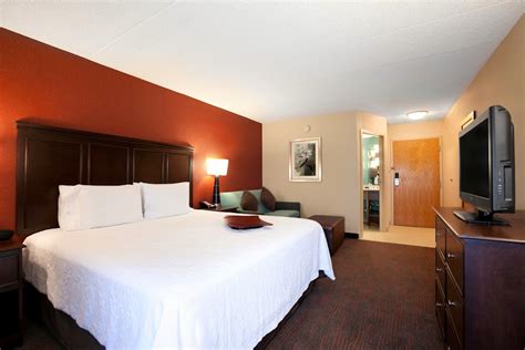 Park Sleep Fly Packages At Hampton Inn Midway From 172night 2020