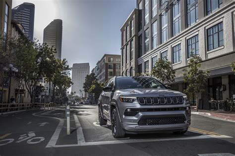 2023 Jeep Compass arrives with new turbo-4, standard AWD