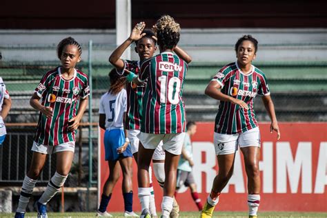 Fluminense divulga bastidores da estreia vitória de goleada no