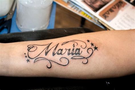 Tatuajes De Nombres En El Brazo Tatuajes En El Brazo Nombres Couple