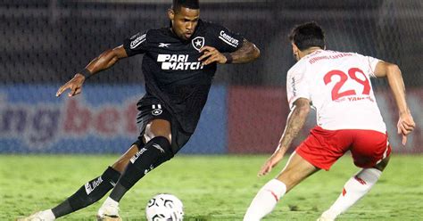 Querendo Se Manter Na Lideran A Do Brasileir O Botafogo Reencontra