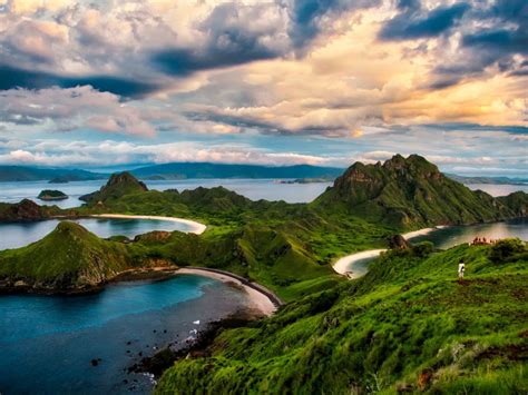 Potret Keindahan Pulau Padar Di Nusa Tenggara Timur