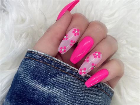 15 Neon Pink Nails Amazing For All Year - Nail Art 4u