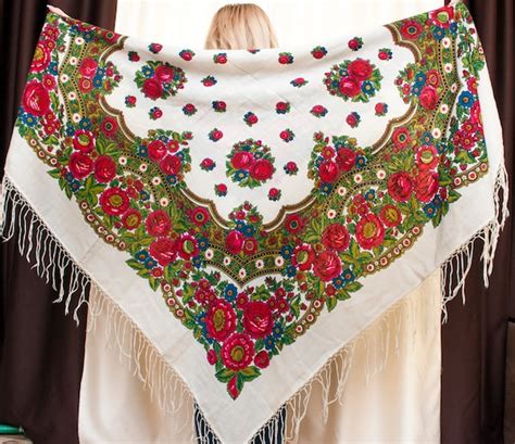 Vintage Ukrainian Shawl Wedding Shawl Babushka Hustka Chale Foulard