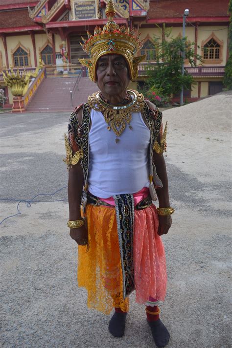 Penari Mak Yong Makyong Merupakan Sejenis Tarian Melayu Tr Flickr